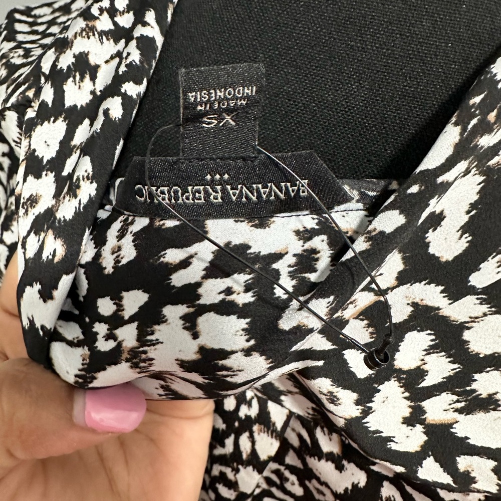 Banana republic XS blouse new without tag